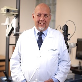 Dr. Esteban Velasteguí
